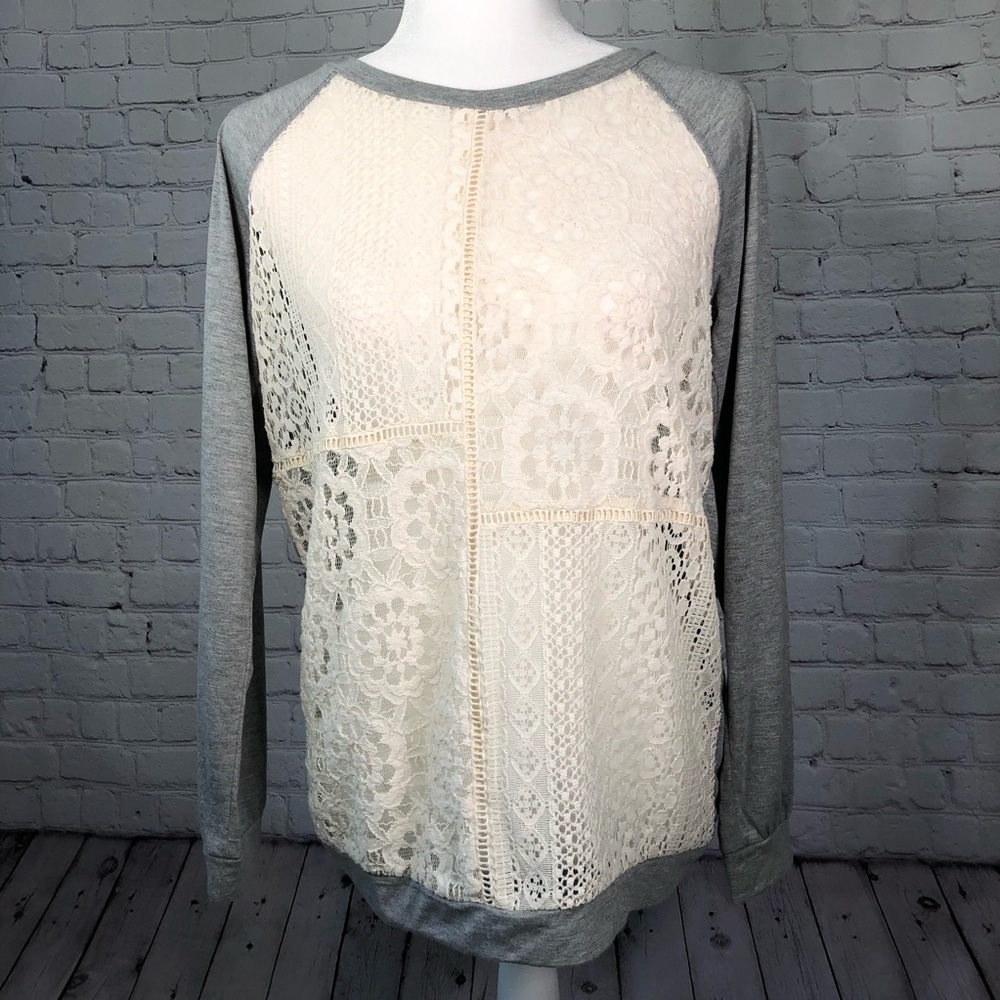 Xhilaration long sleeve lace front shirt